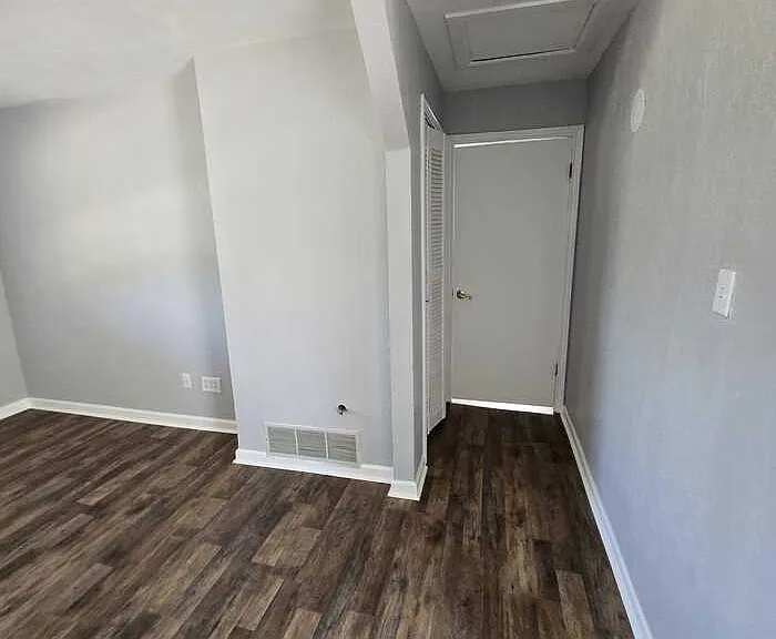 310 S Wickham St — Photo 17