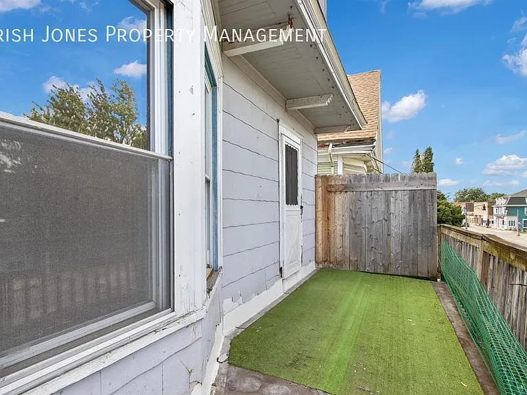 1899 Seneca St #2 — Photo 2