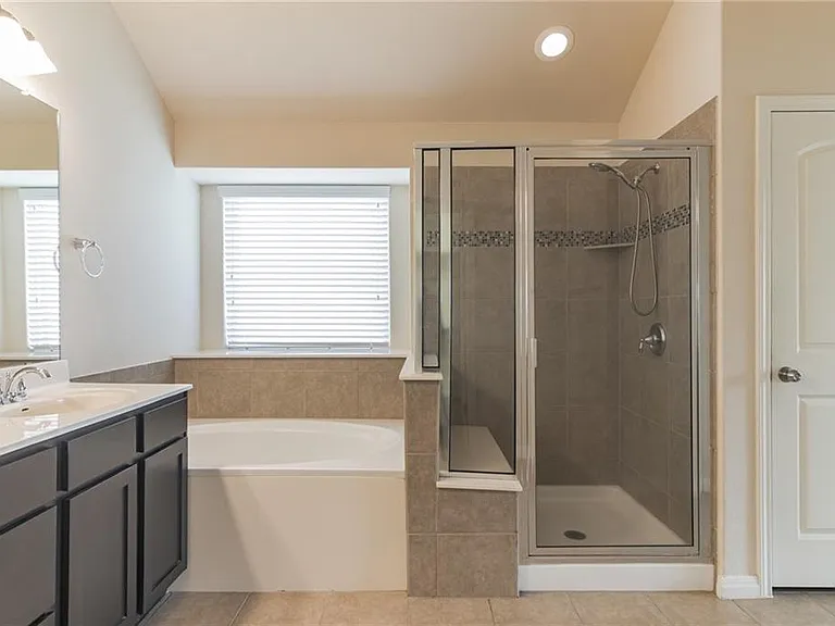 320 Lightcliff St — Photo 23