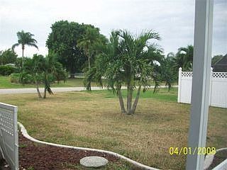 2nd image of 3932 SE 10th Ave