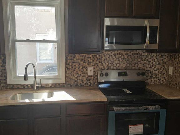 5th image of 131 Riverview Dr