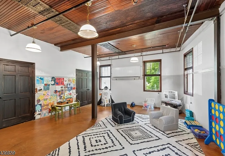 12 Forest Ave — Photo 10