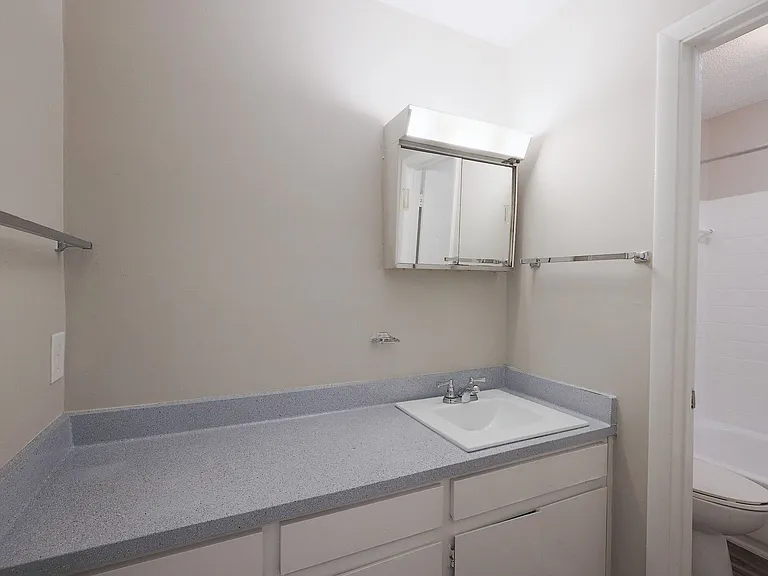 Hampton Hall | Comfort, Convenience, & Community All In One — Photo 108