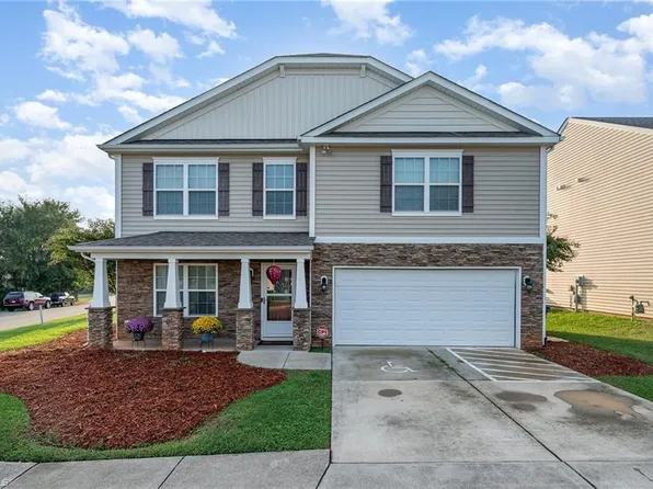 2490 Griffith Meadows Dr, Winston Salem, NC 27103