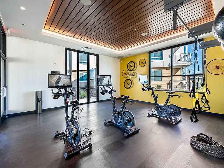 Yoga & Spin Room