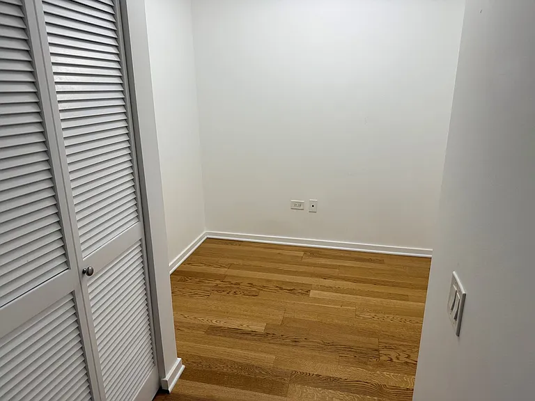 240 E Illinois St #1409 — Photo 5