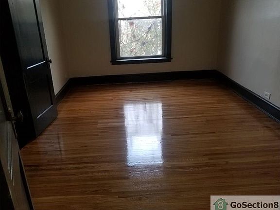 4th image of 6240 S Vernon Ave #1