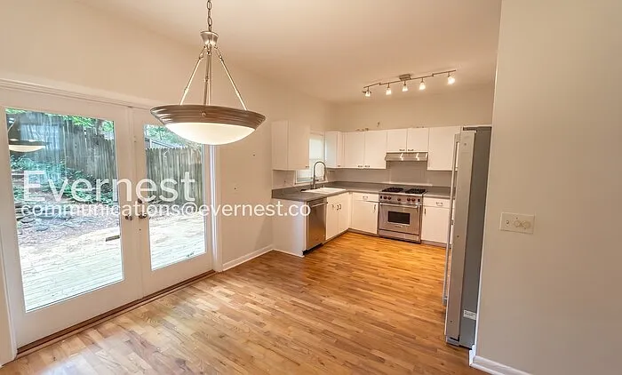 1202 Cleburne Ave NE #3 — Photo 4