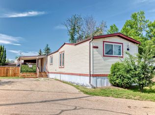 404 Evergreen Park NW, Edmonton, AB T5Y 4M2