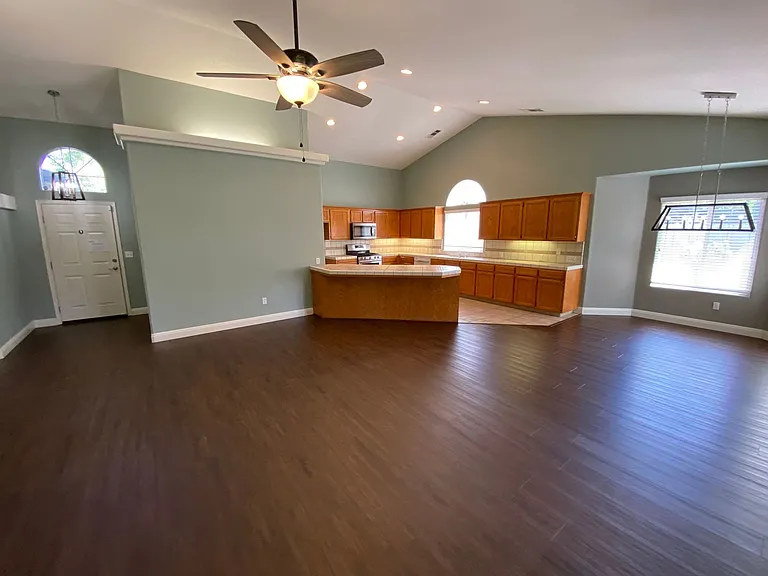 2643 W Oakridge Ave — Photo 5