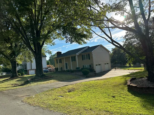 277 Tumbleweed Dr, Winston Salem, NC 27127