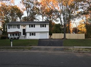 19 Dickerson Dr, Piscataway, NJ 08854