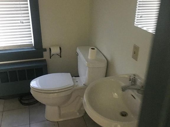 1/2 bath