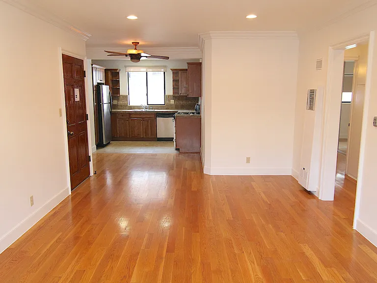 632 N Sweetzer Ave #8 — Photo 13