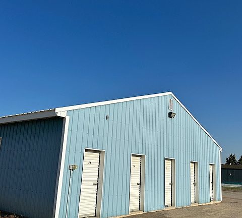 8 x 10 storage units with overhead door