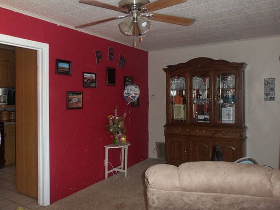 3rd image of 1233 Walnut St