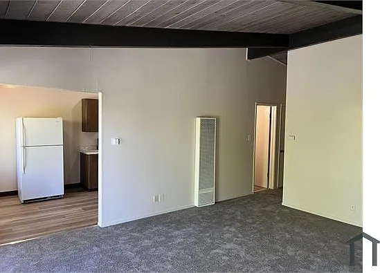 1555 Valle Vista Ave — Photo 5