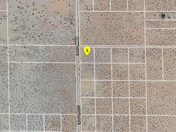 Corner 220 Ste Ave #8, Palmdale, CA 93591