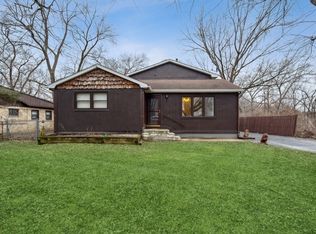 8808 Skyline Dr, Burr Ridge, IL 60527