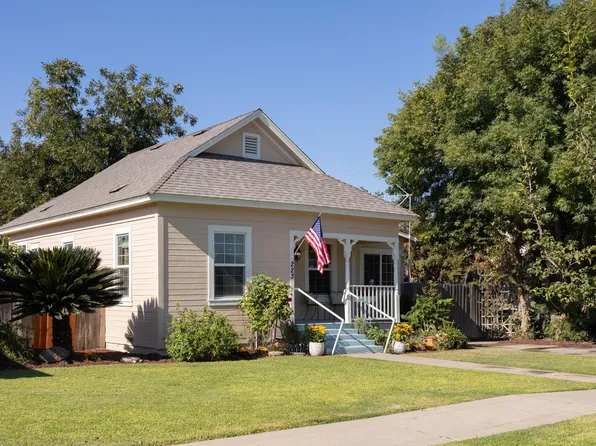 223 N H Street, Dinuba, CA 93618