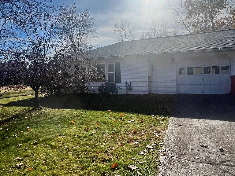 81 Holbrook Ct — Photo 8