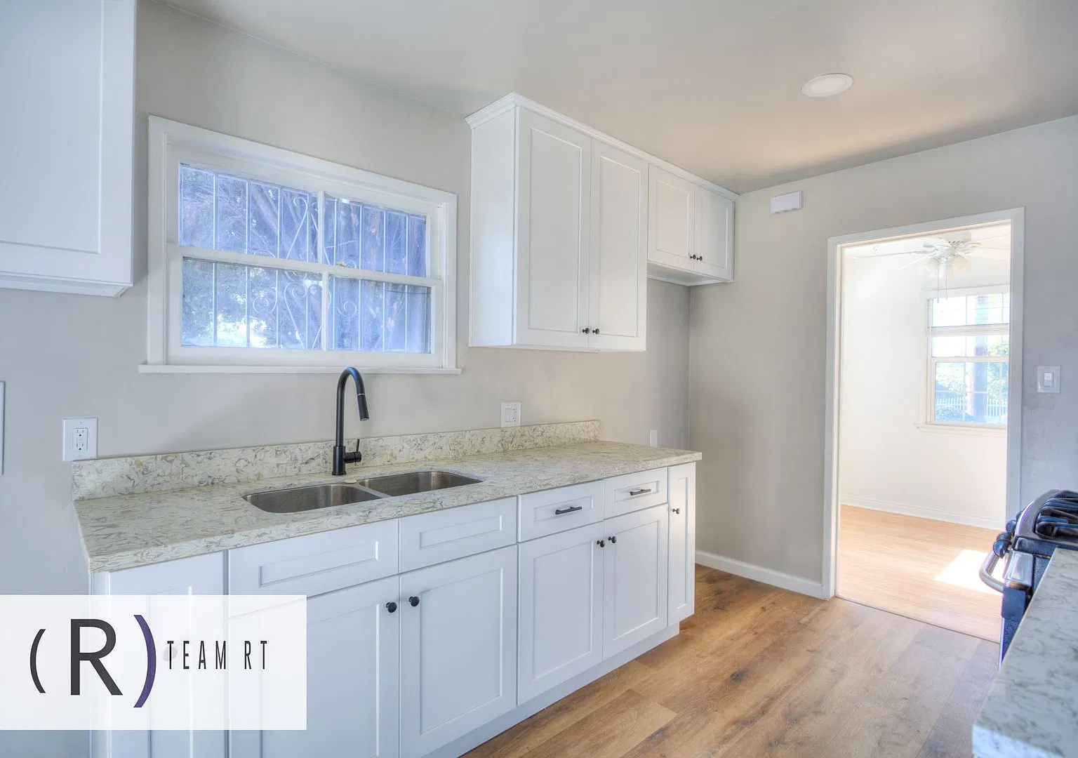 Renovated 3-Bedroom Front House at a Corner Lot with Ample Parking ! — Photo 3