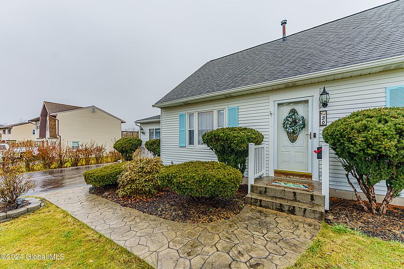 3rd image of 30 Timber Drive