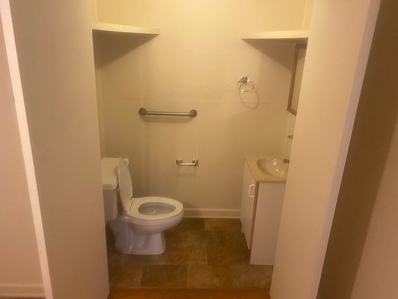 3rd image of 728 Beaumont Ave