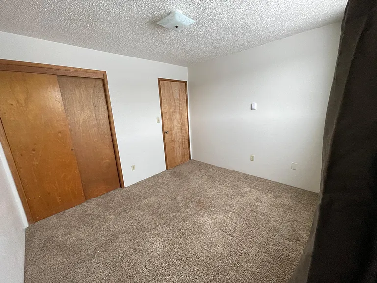 61 Crest Ave #B — Photo 6
