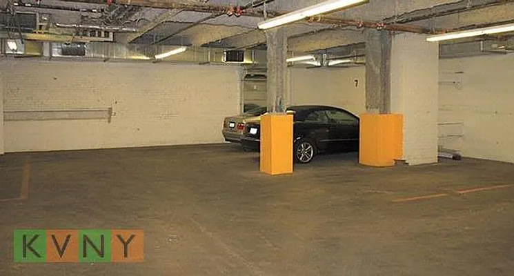 Rented by KVNY Soho | media 10