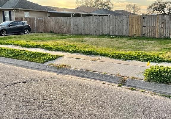 3rd image of 3516 Park Blvd