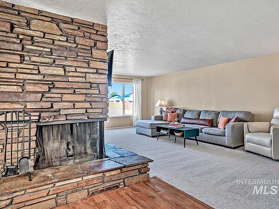 5th image of 3912 N Pepperwood Dr
