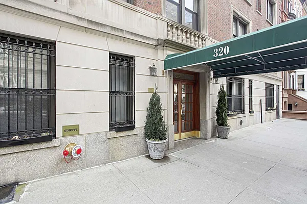 Sold by Compass | media 17