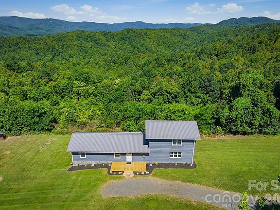4th image of 822 Windy Mountain Rd