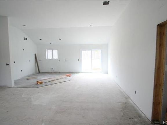 4th image of 114 Wilkinson Dr