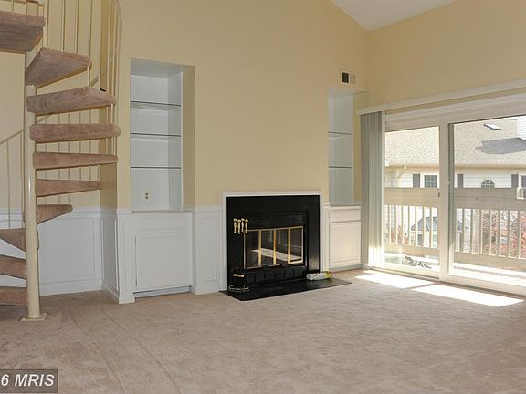 3rd image of 6907 Sandra Marie Cir #B