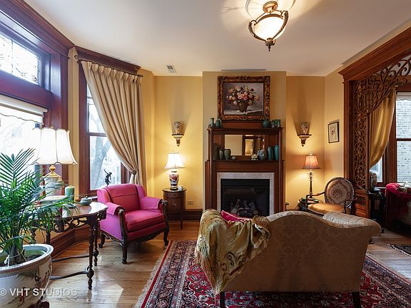 2nd image of 834 N Hermitage Ave #2