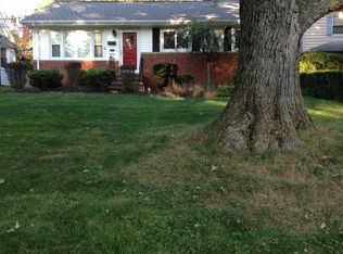 1571 Sunview Rd, Lyndhurst, OH 44124