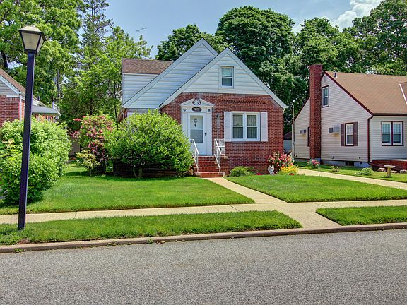 4th image of 52 Tulip Ln