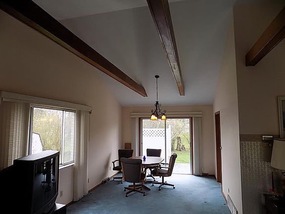3rd image of 150 Hiawatha Dr
