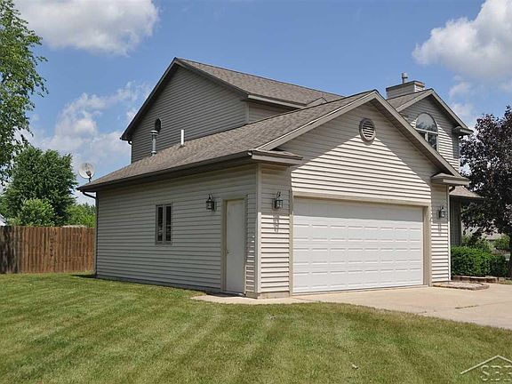 2nd image of 11238 Moorfield Dr
