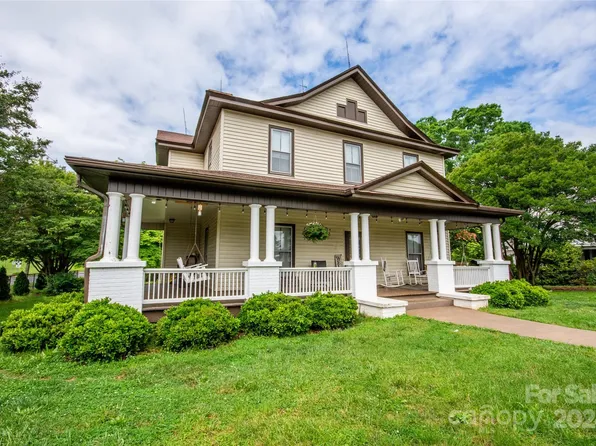 102 2nd St SW #1, Catawba, NC 28609