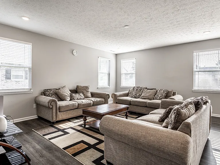 1711 Pelham Dr — Photo 17