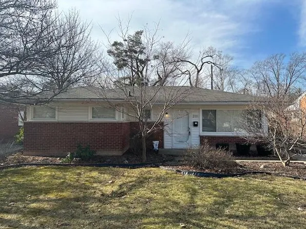 211 Essex St, Clawson, MI 48017