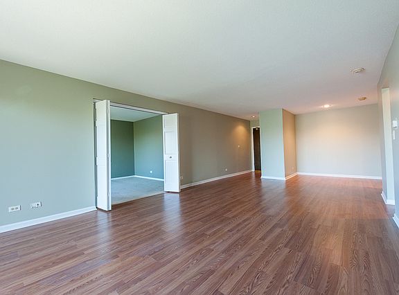 5th image of 2100 Valencia Dr APT 305B