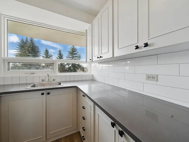 815 50th Ave SW — Photo 52