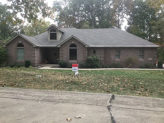 2nd image of 3021 Oakshire Ln