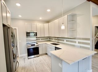 1 White PI, Bloomington, IL 61701