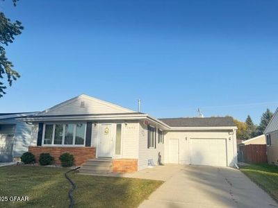 1615 S 20th St, Grand Forks, ND, 58201