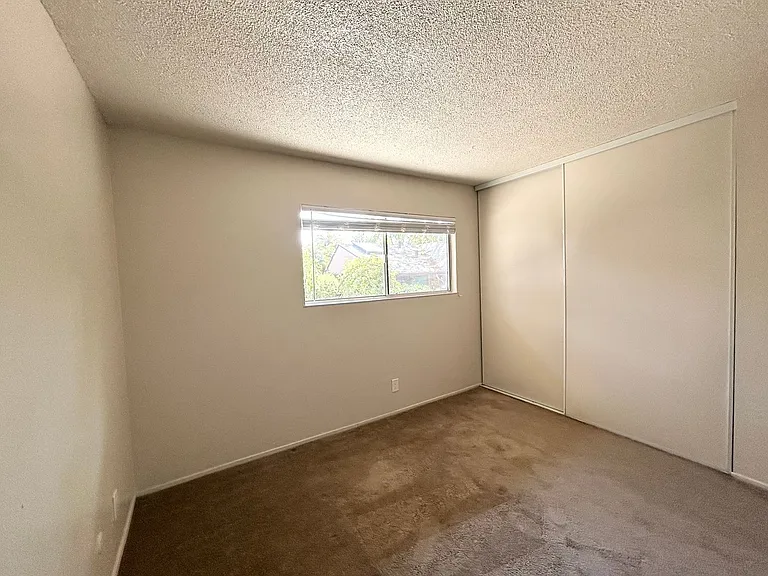 2212 Blake Street — Photo 10